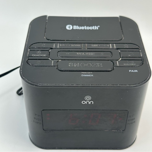 onn bluetooth Clock radio - Picture 14 of 16